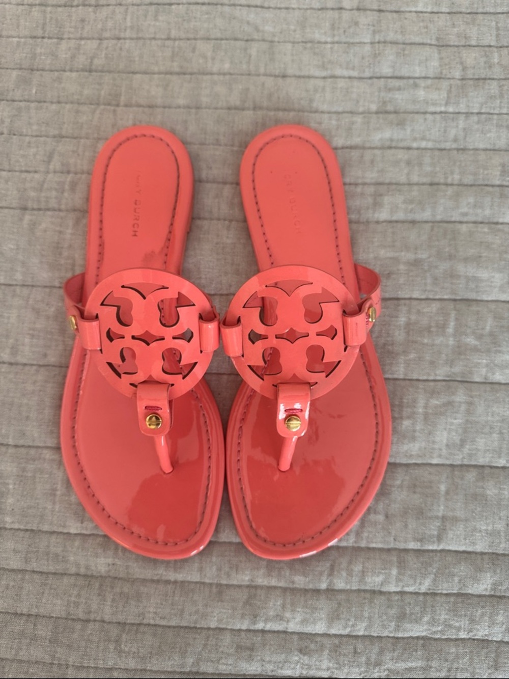 Tory Burch Patent Logo Thong Sandals in Coral Pink